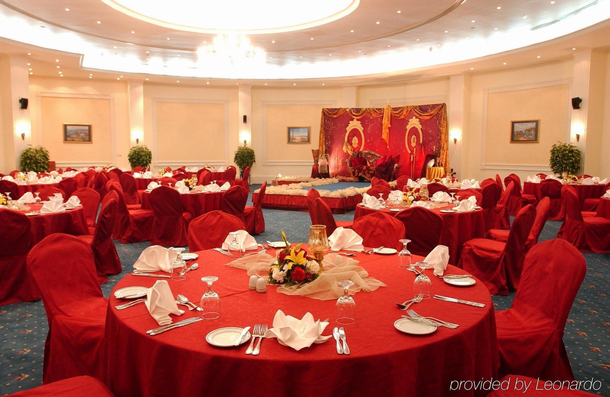 Mena Half Moon 4*
